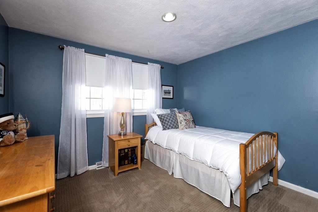 34 Farnham Road Rowley, MA 01969 - Photo 13 of 24 Gallery Image 13