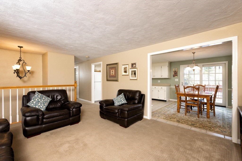 34 Farnham Road Rowley, MA 01969 - Photo 4 of 24 Gallery Image 4