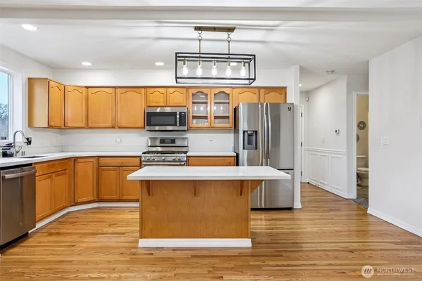 $1,165,000 | 27120 117th Place Southeast, Kent, WA 98030