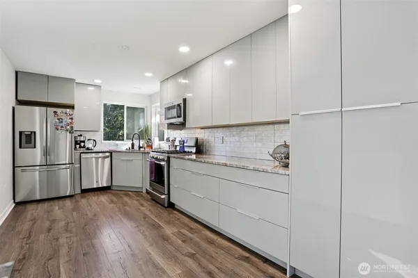 $1,165,000 | 27120 117th Place Southeast, Kent, WA 98030