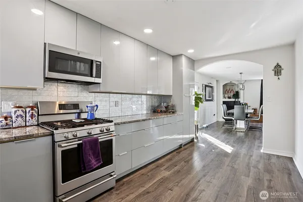 $1,165,000 | 27120 117th Place Southeast, Kent, WA 98030