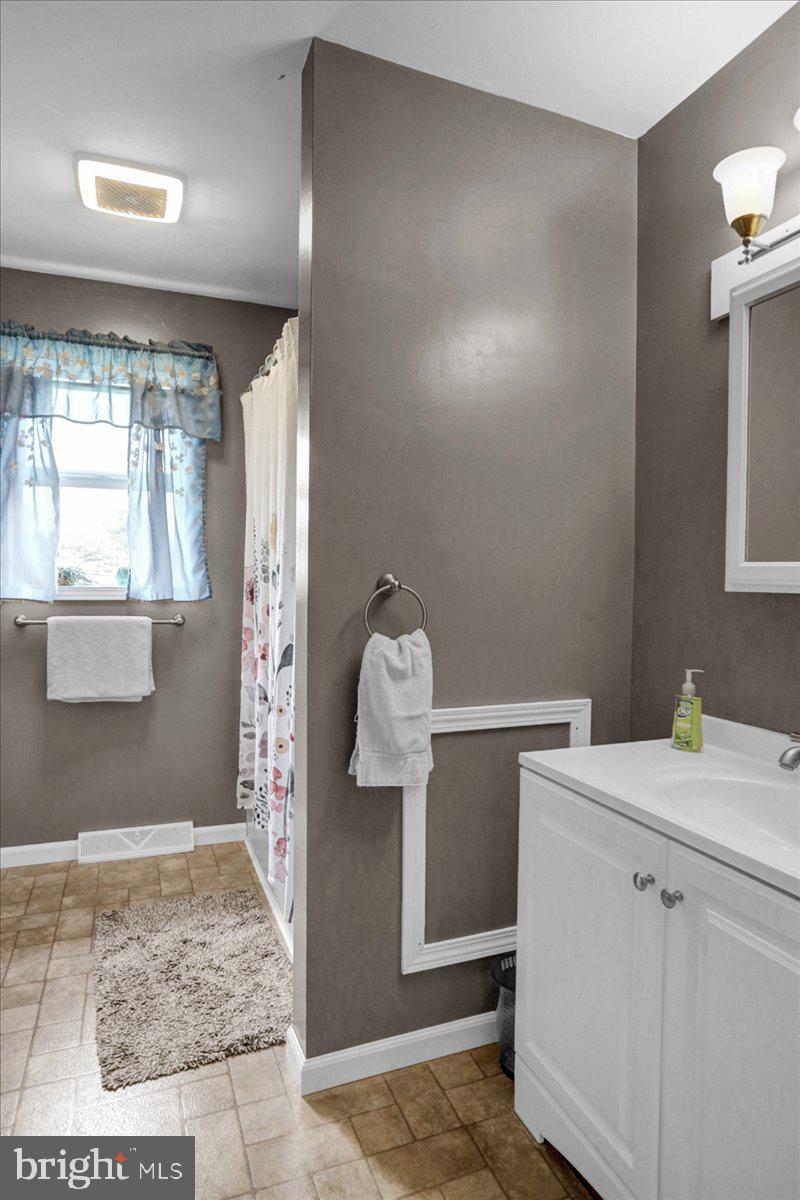 5226 Lorane Road Reading, PA 19606 - Photo 9 of 21 Gallery Image 9