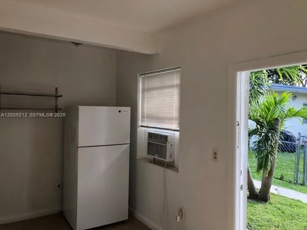 $1,500 | 471 Southwest 10th Street, Unit 5, Miami, FL 33130