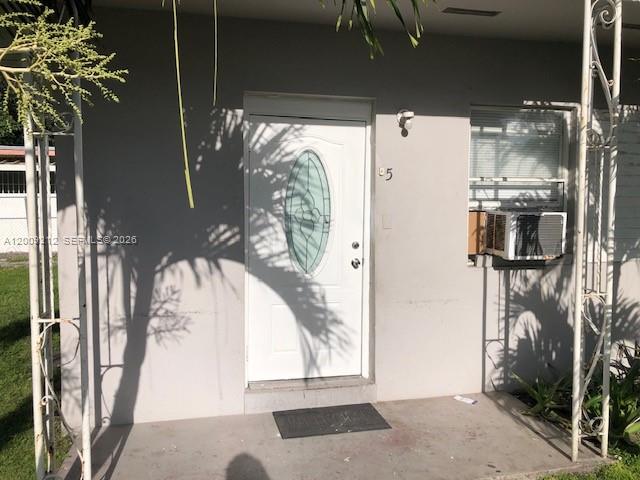 471 Southwest 10th Street, Unit 5 Miami, FL 33130 - Photo 7 of 10 a view of a entryway