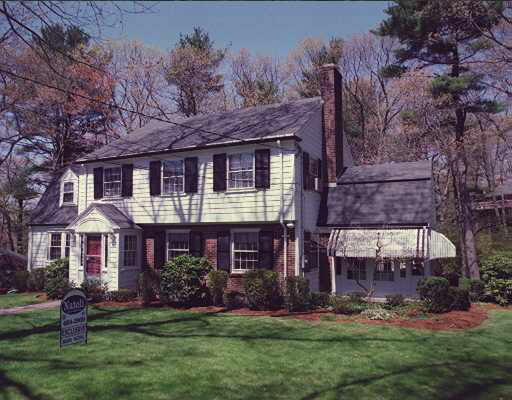 front view of house with a yard