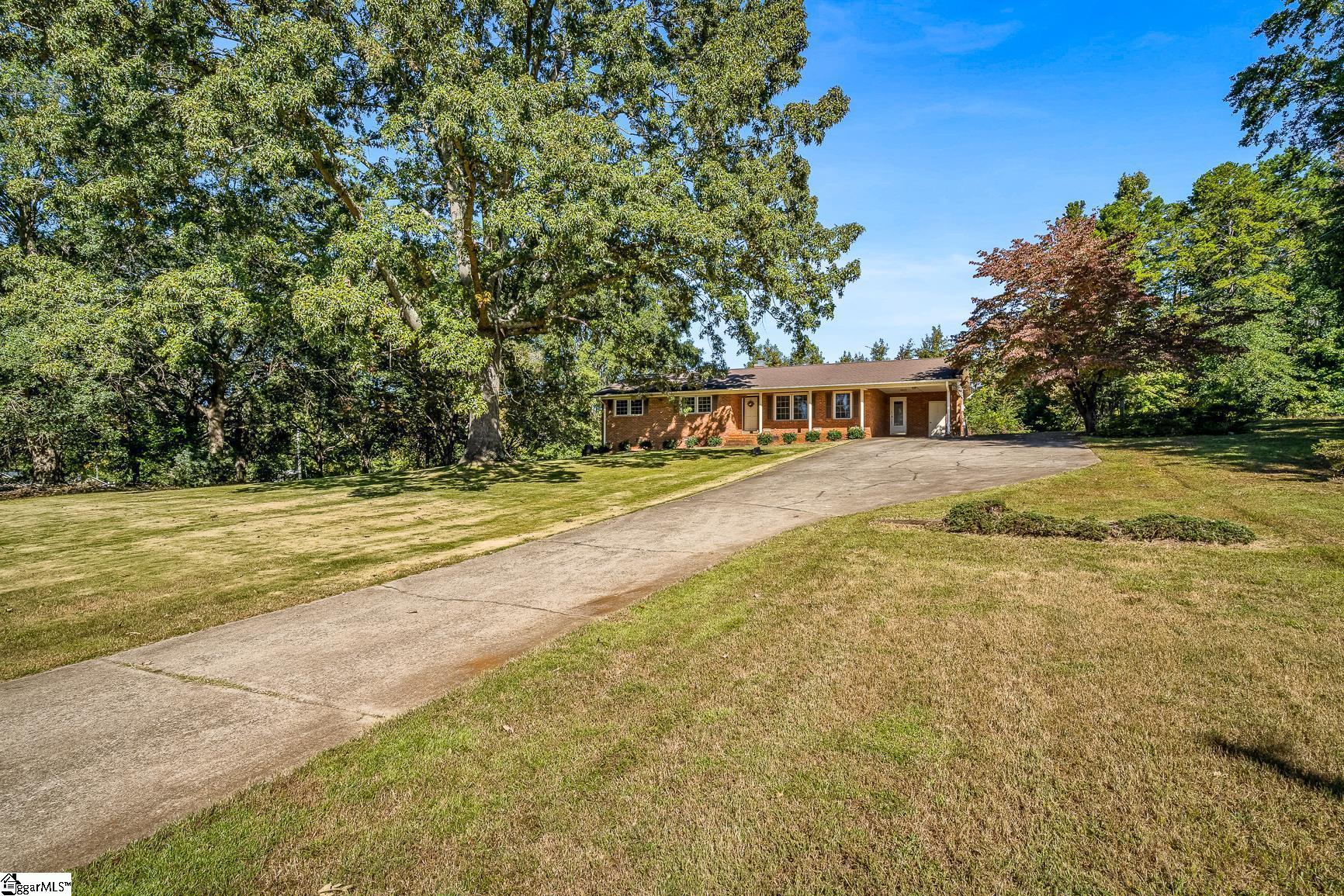 315 Sandifer Road Spartanburg, SC 29303 - Photo 2 of 22 Gallery Image 2