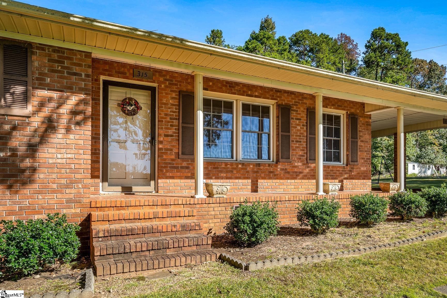315 Sandifer Road Spartanburg, SC 29303 - Photo 4 of 22 Gallery Image 4