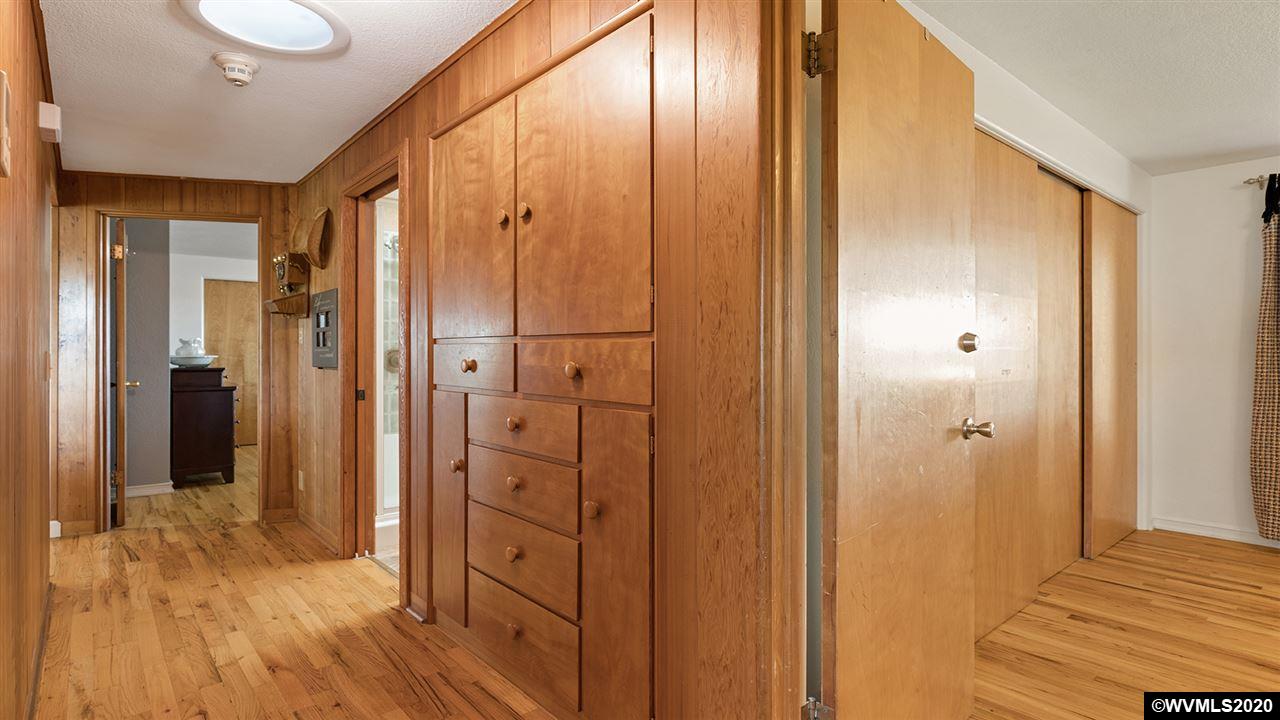 38162 Conser Road Northeast Albany, OR 97321 - Photo 12 of 42 Gallery Image 12