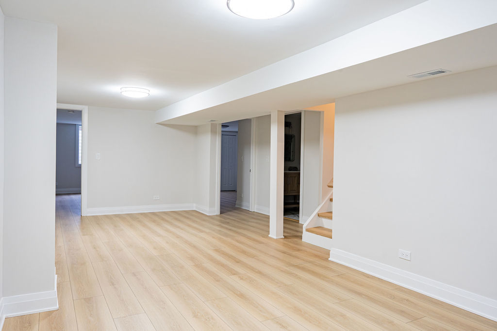 325 Roger Road Darien, IL 60561 - Photo 13 of 30 Gallery Image 13