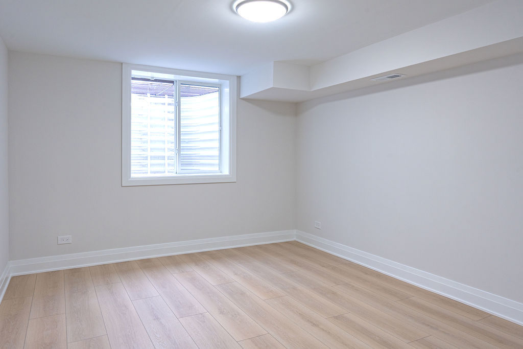 325 Roger Road Darien, IL 60561 - Photo 15 of 30 Gallery Image 15