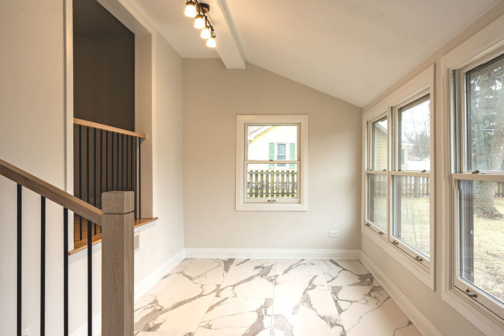 325 Roger Road Darien, IL 60561 - Photo 3 of 30 Gallery Image 3