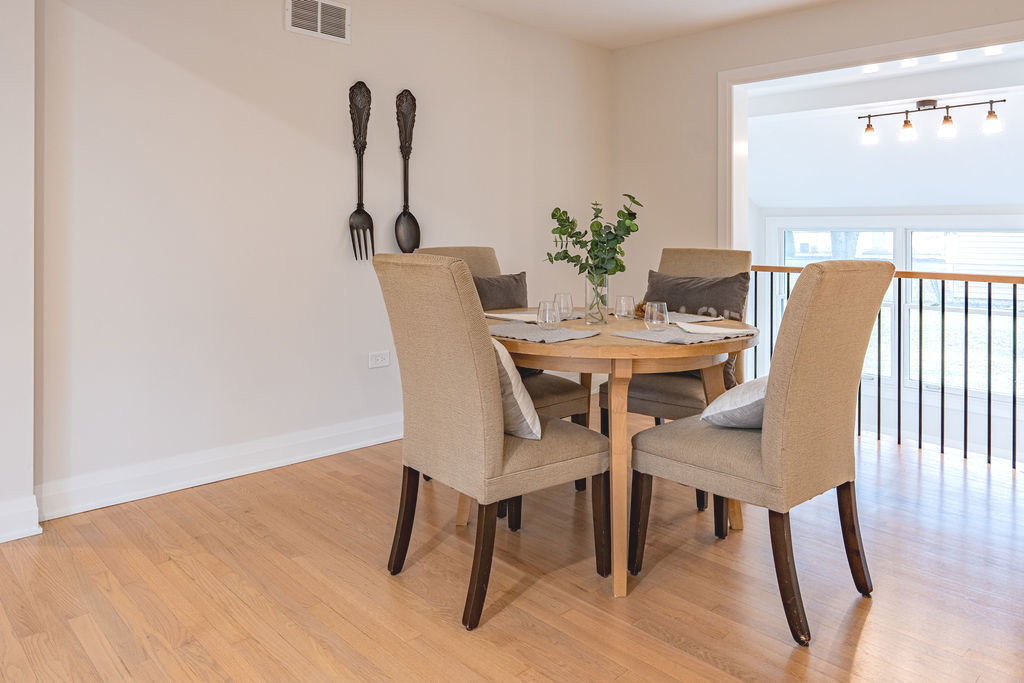 325 Roger Road Darien, IL 60561 - Photo 6 of 30 Gallery Image 6