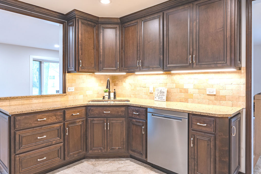325 Roger Road Darien, IL 60561 - Photo 8 of 30 Gallery Image 8