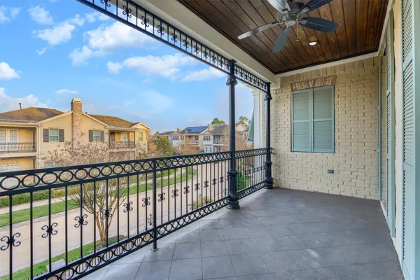 $1,025,000 | 172 McGoey Circle, Shenandoah, TX 77384