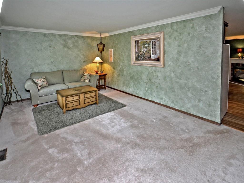 139 Matterhorn Road Monroeville, PA 15146 - Photo 2 of 28 Gallery Image 2