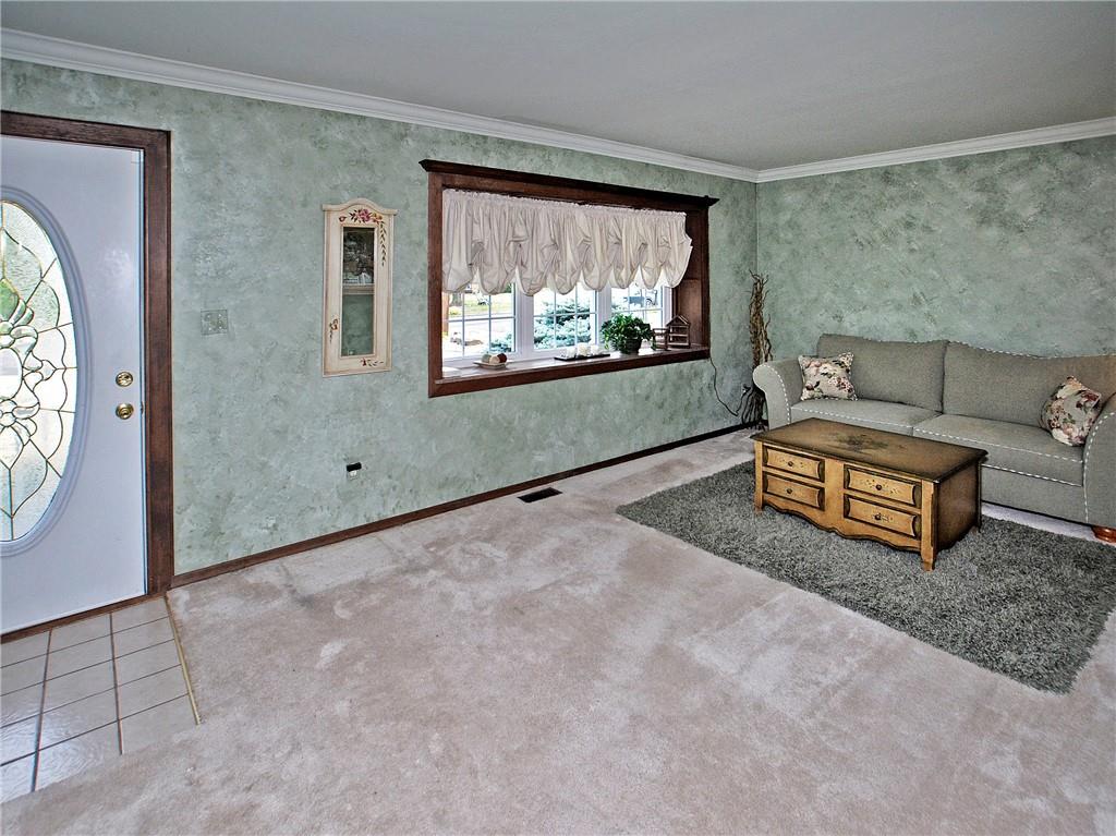139 Matterhorn Road Monroeville, PA 15146 - Photo 4 of 28 Gallery Image 4