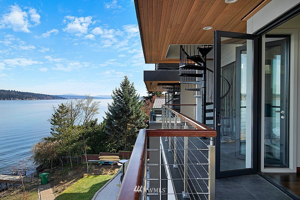 13510 Riviera Place Northeast Seattle, WA 98125 - Photo 22 of 28