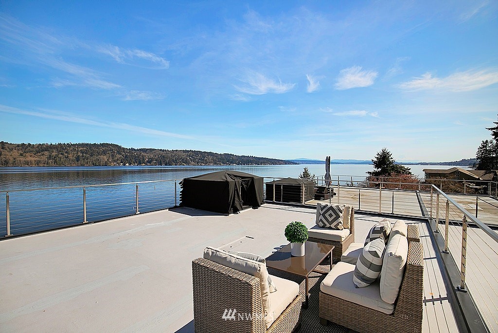 13510 Riviera Place Northeast Seattle, WA 98125 - Photo 24 of 28