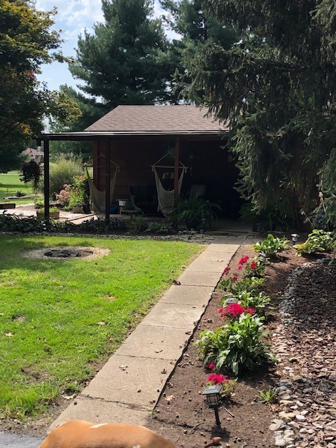 1986 Shaker Road Franklin, OH 45005 - Photo 4 of 26 Covered private back porch