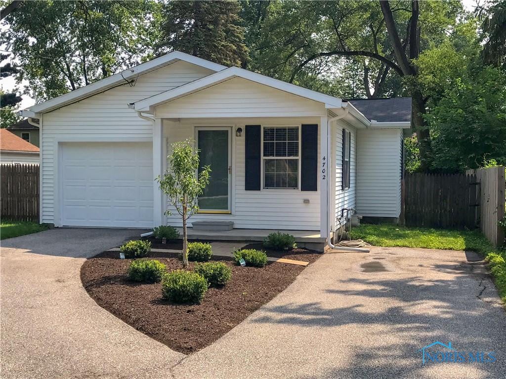 4702 Vineyard Road Toledo, OH 43623 - Photo 1 of 23 Gallery Image 1