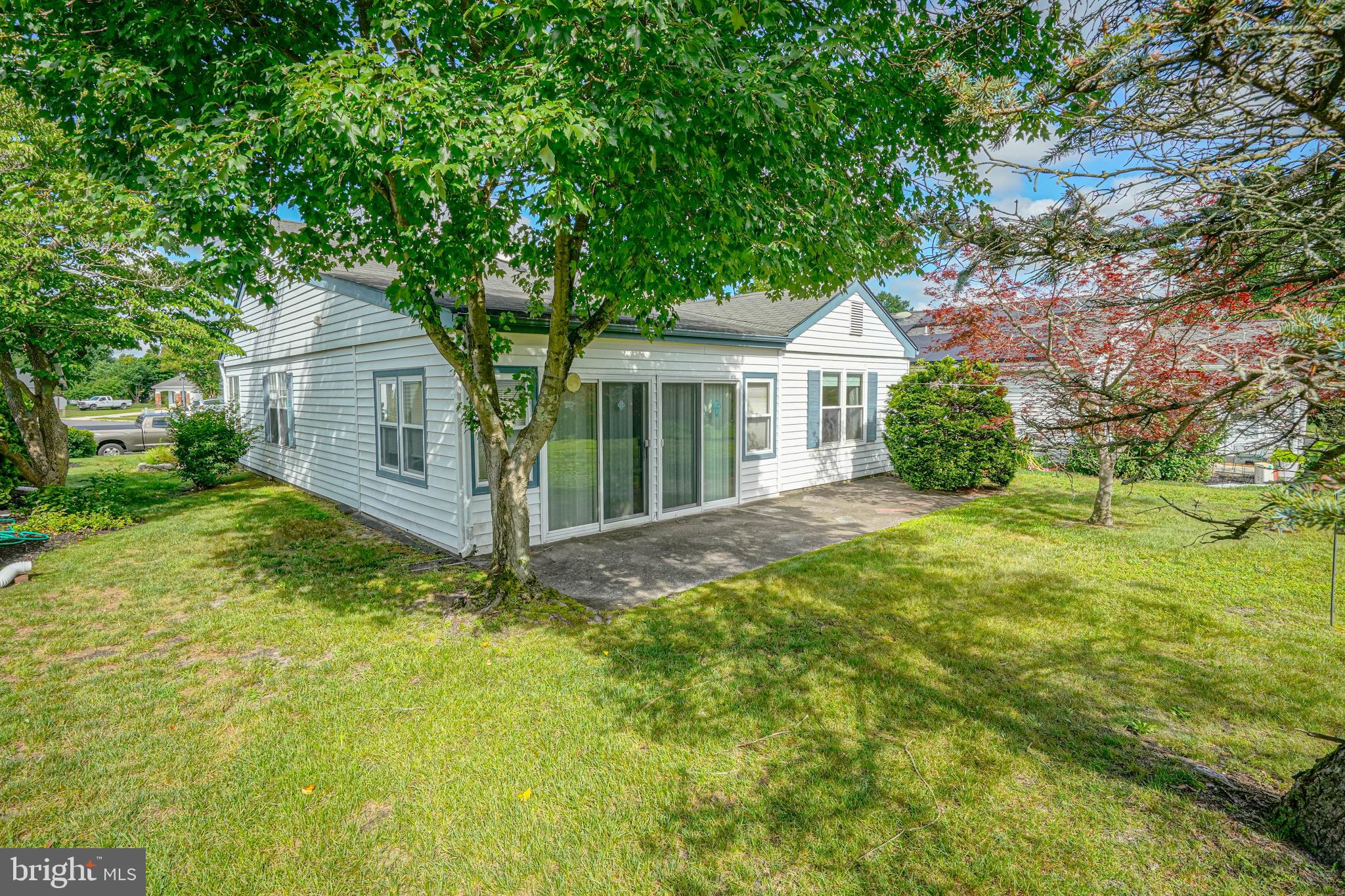 987 Westminster Drive North Southampton, NJ 08088 - Photo 4 of 33