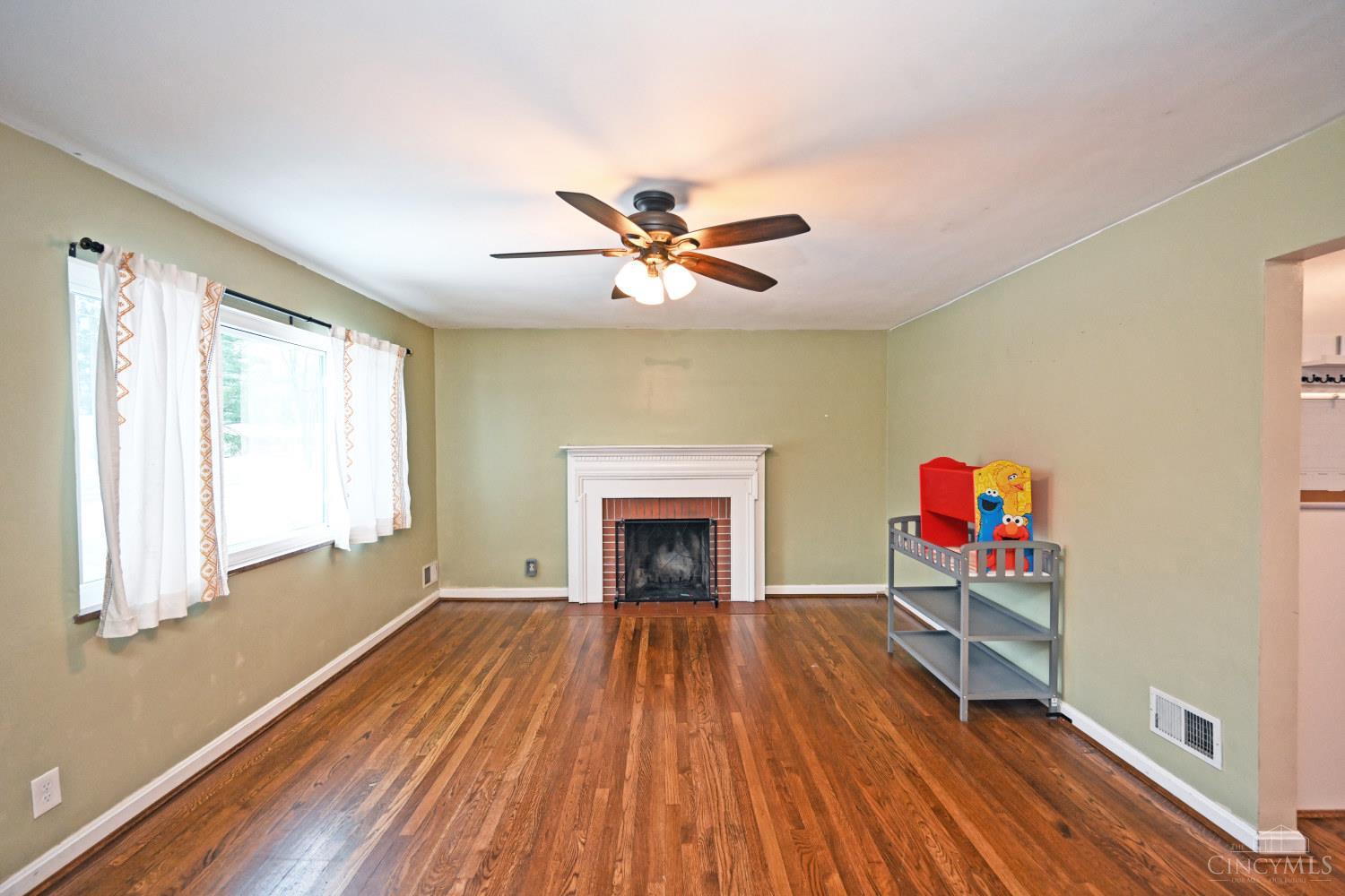 1847 8 Mile Road Cincinnati, OH 45255 - Photo 5 of 33 Gallery Image 5