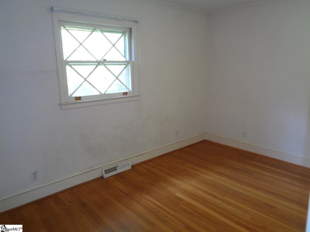 3156 State Park Road Greenville, SC 29609 - Photo 5 of 28