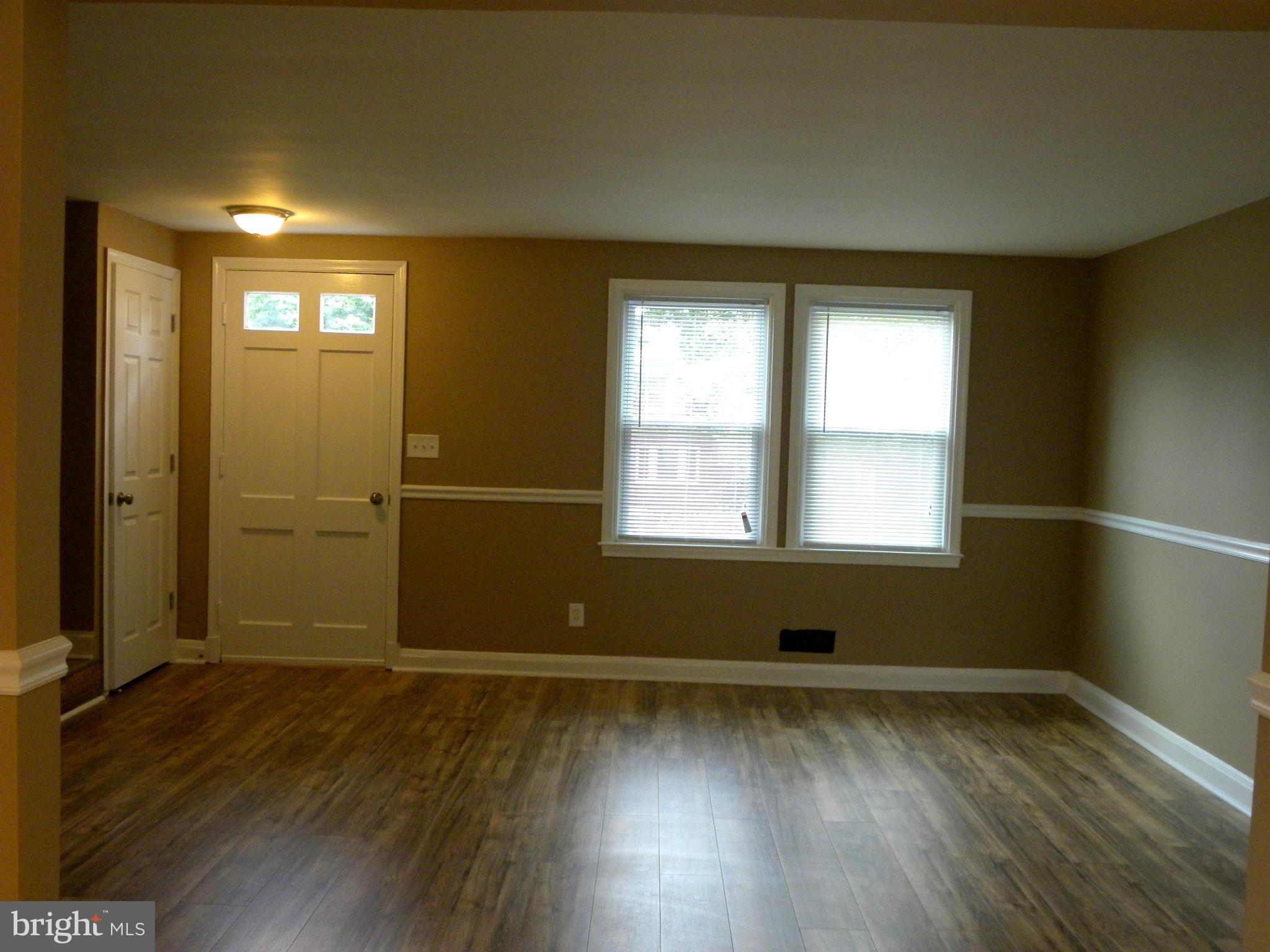 1002 Harwall Road Gwynn Oak, MD 21207 - Photo 6 of 21 Living Room