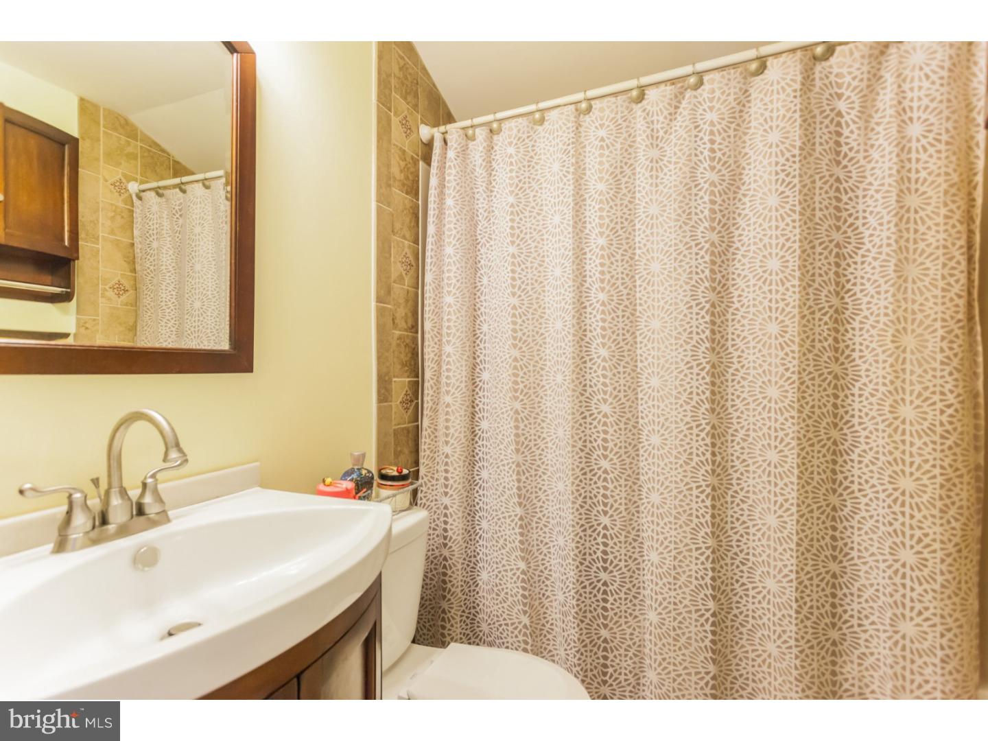 9 Quakeroak Road Levittown, PA 19057 - Photo 7 of 18 Bathroom