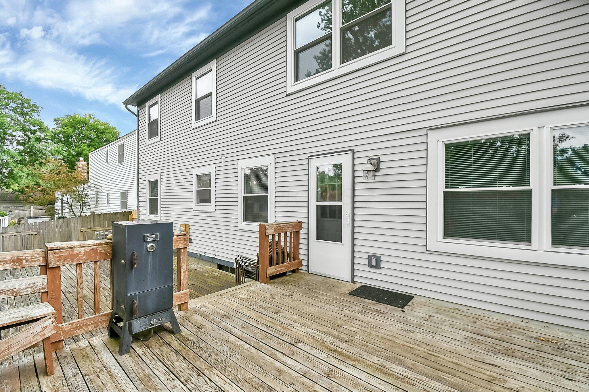 278 Rimbey Avenue Columbus, OH 43230 - Photo 23 of 29 Deck