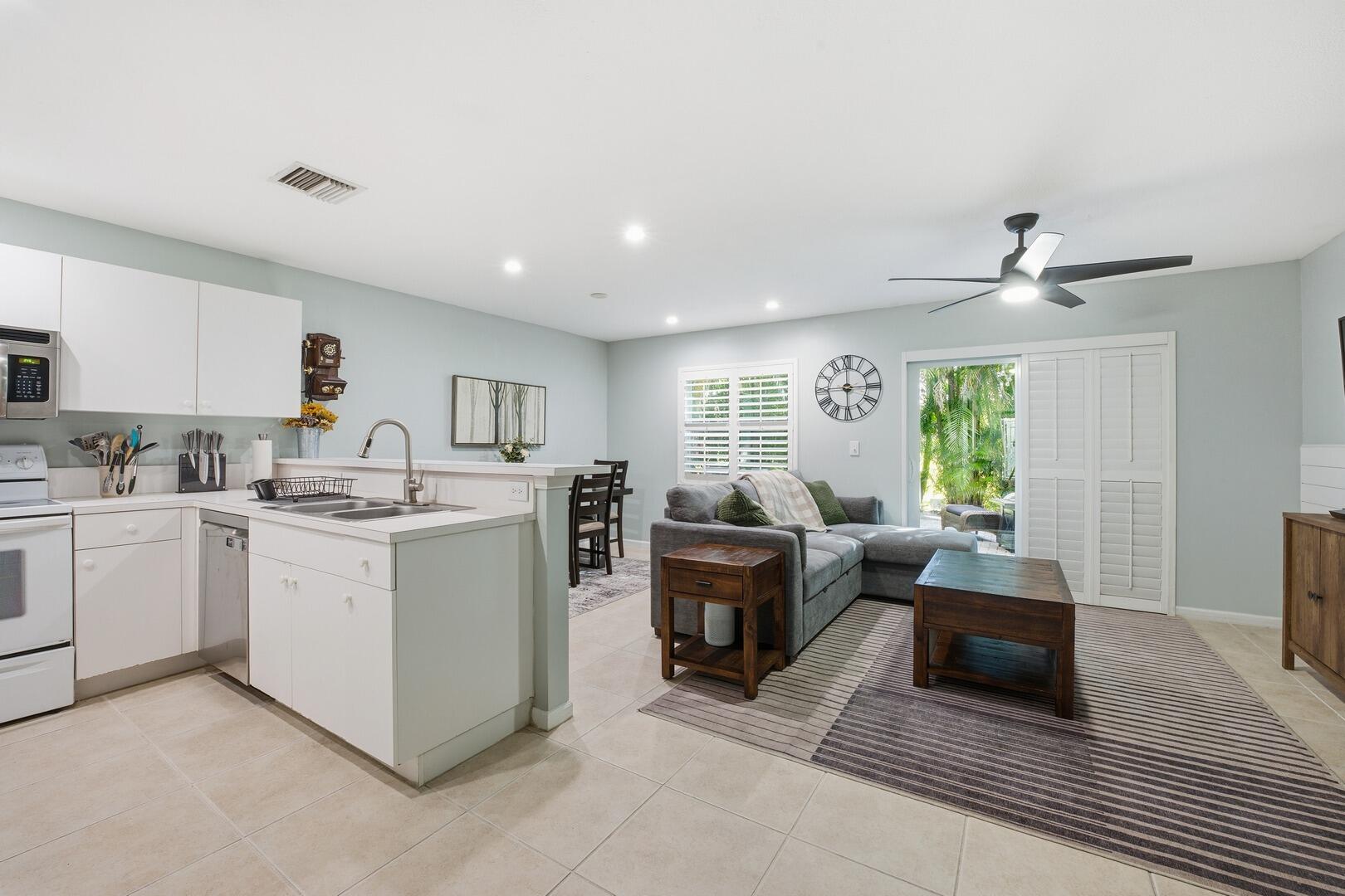 5292 Pine Meadows Road Lake Worth, FL 33463 - Photo 12 of 50 pine meadows11