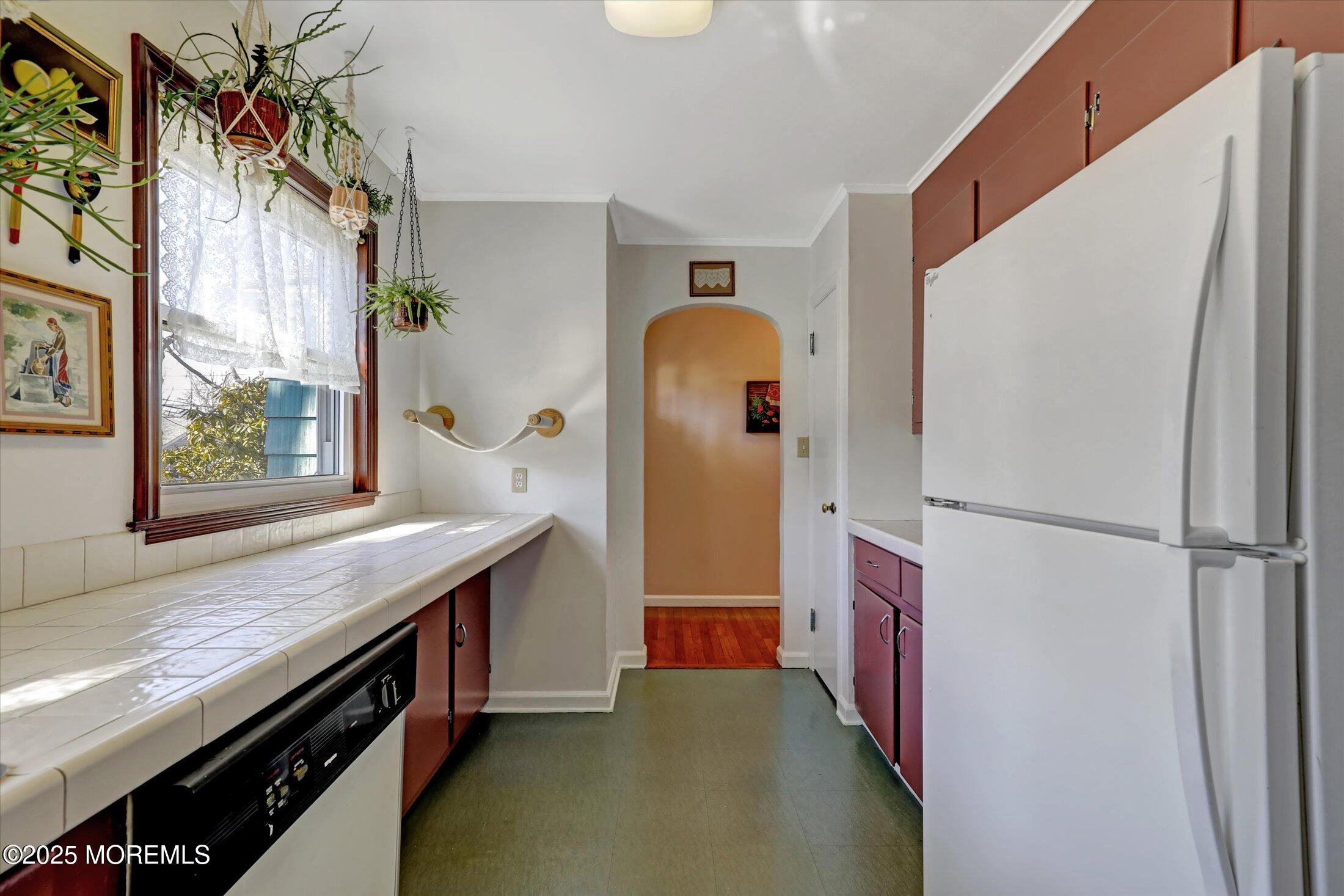 25 Ellis Street Freehold, NJ 07728 - Photo 11 of 41 15-Kitchen