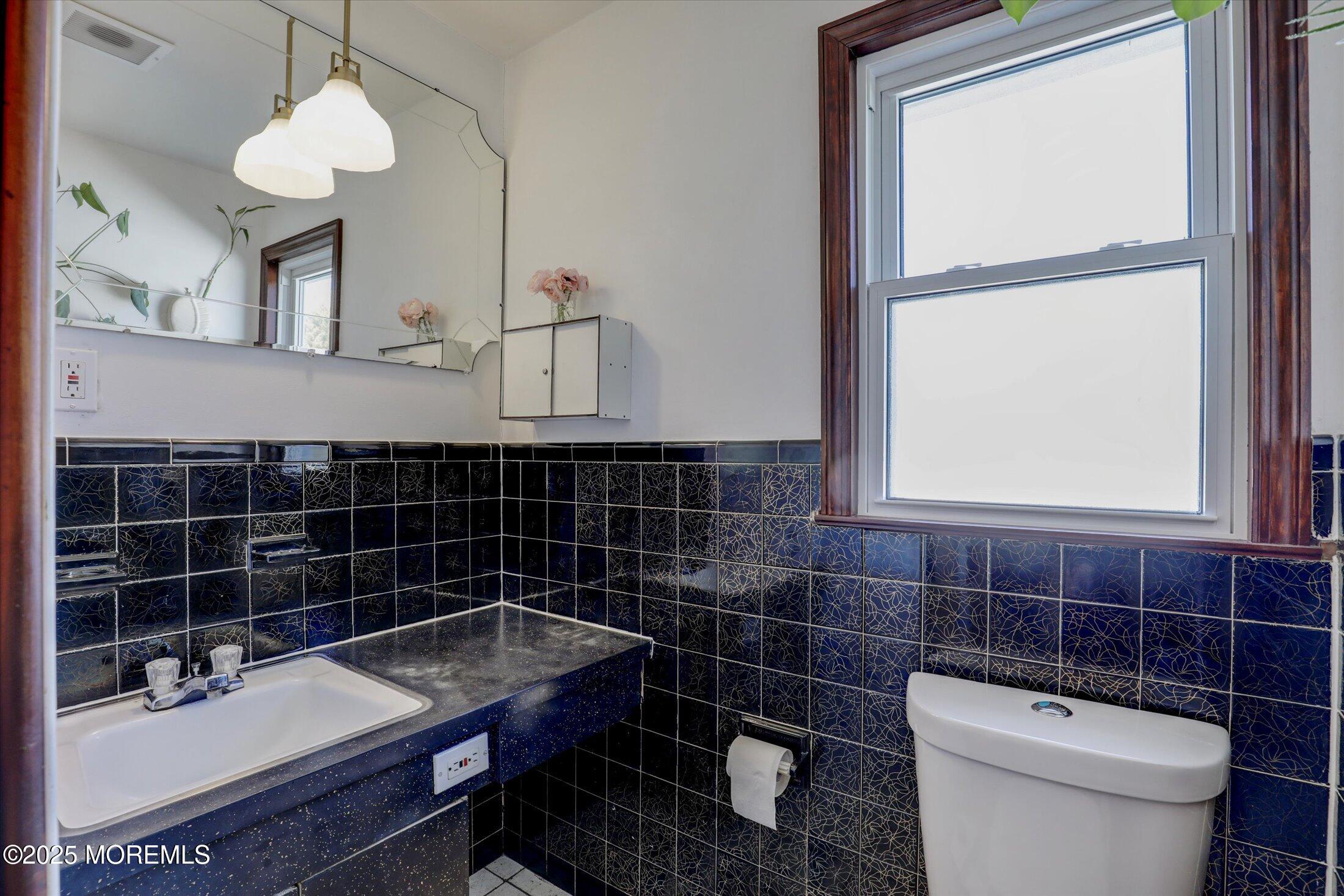 25 Ellis Street Freehold, NJ 07728 - Photo 18 of 41 22-Primary Bathroom