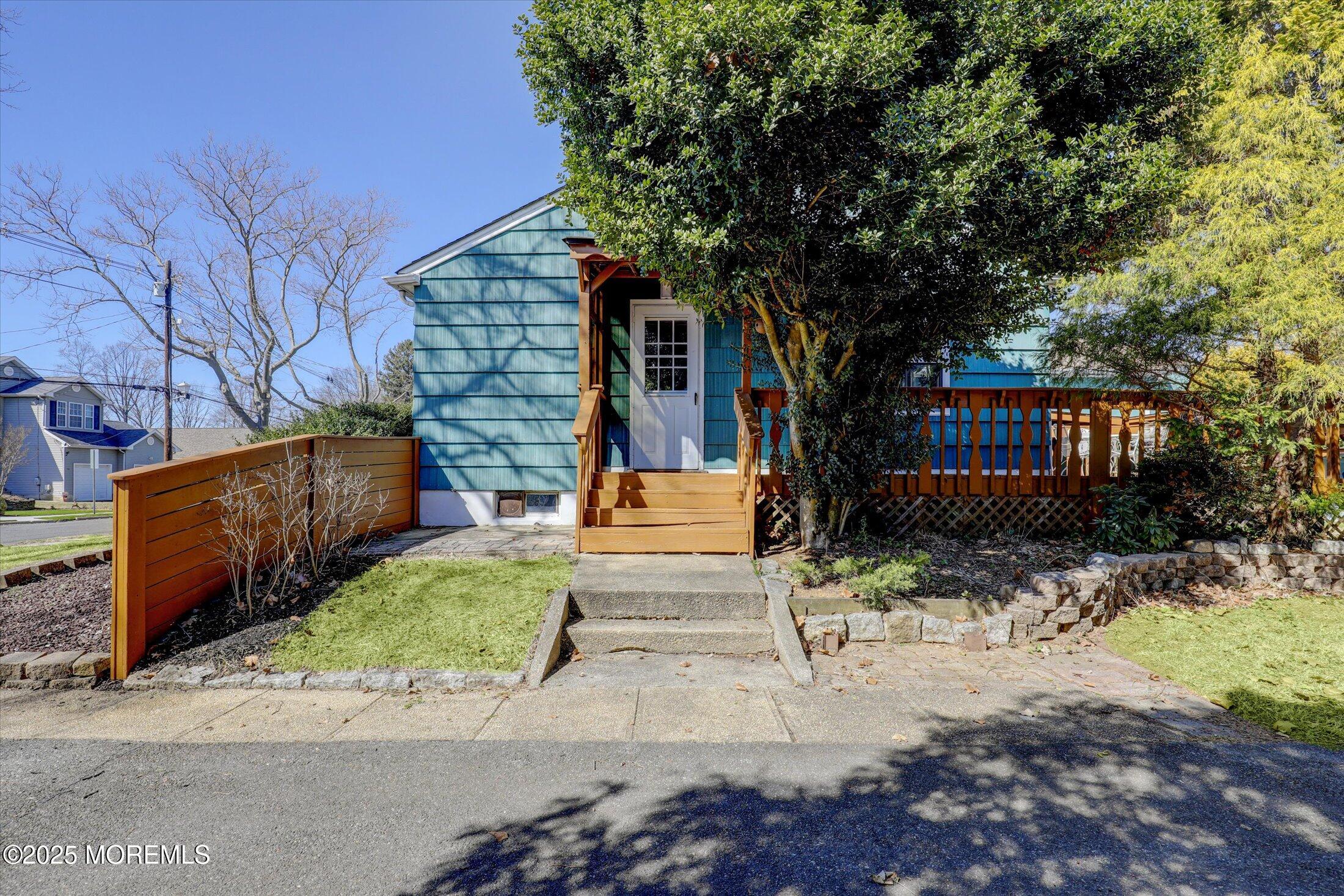 25 Ellis Street Freehold, NJ 07728 - Photo 37 of 41 40-Side Door