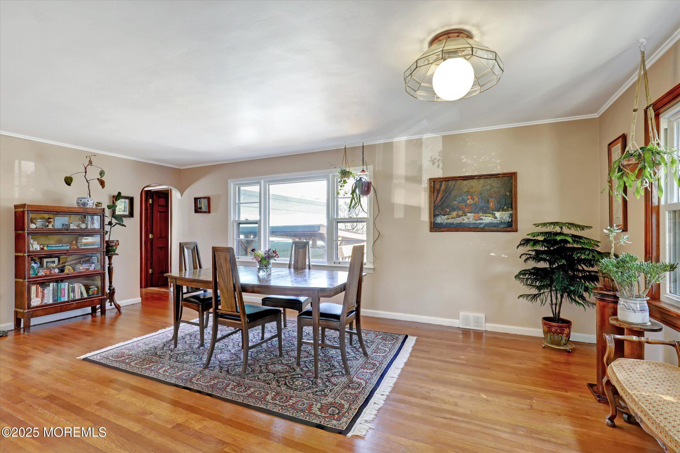 25 Ellis Street Freehold, NJ 07728 - Photo 6 of 41 10-Dining Room