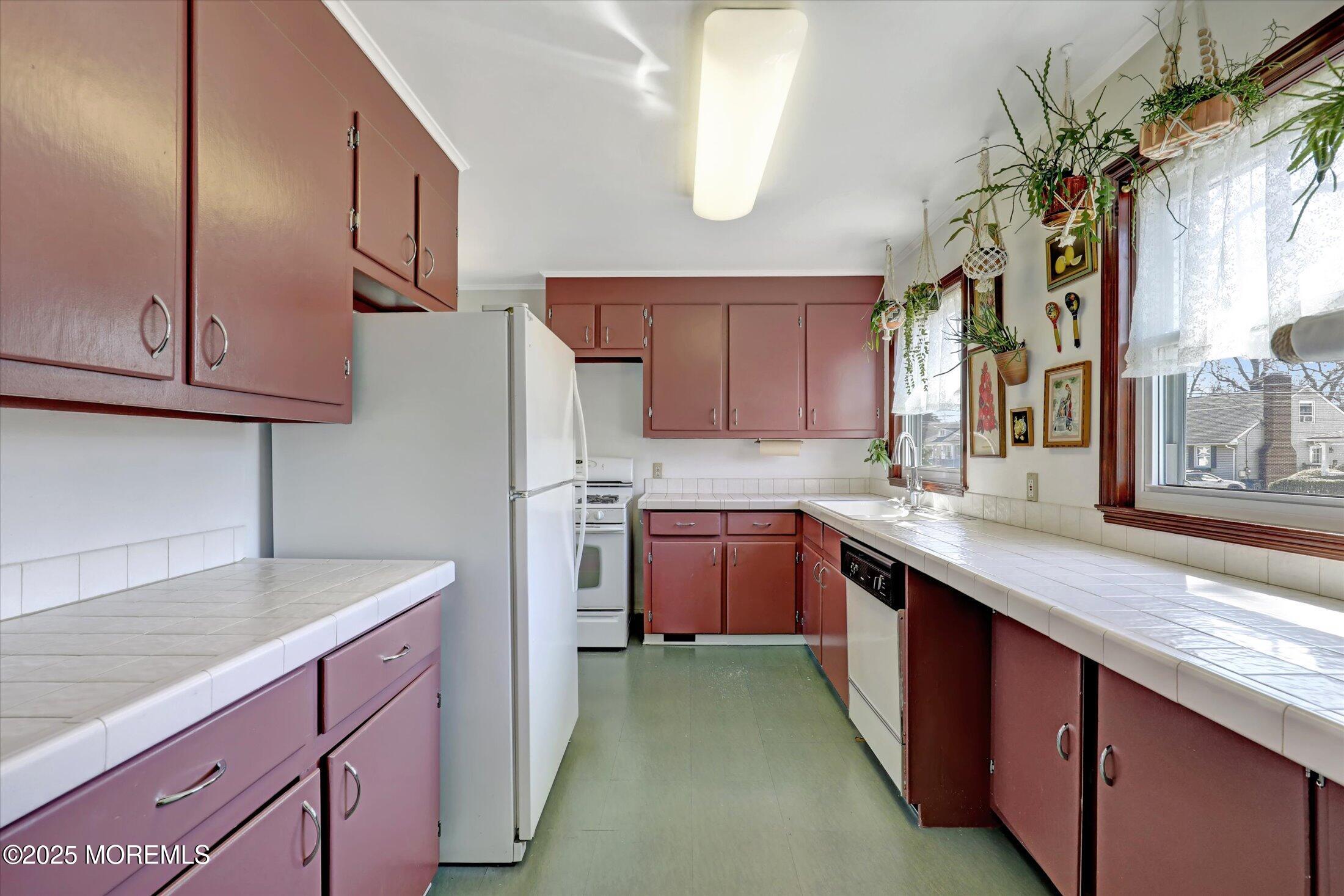 25 Ellis Street Freehold, NJ 07728 - Photo 9 of 41 13-Kitchen