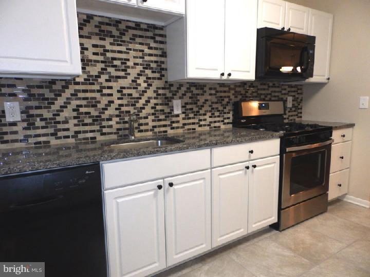 258 Probasco Road East Windsor, NJ 08520 - Photo 3 of 20 Kitchen