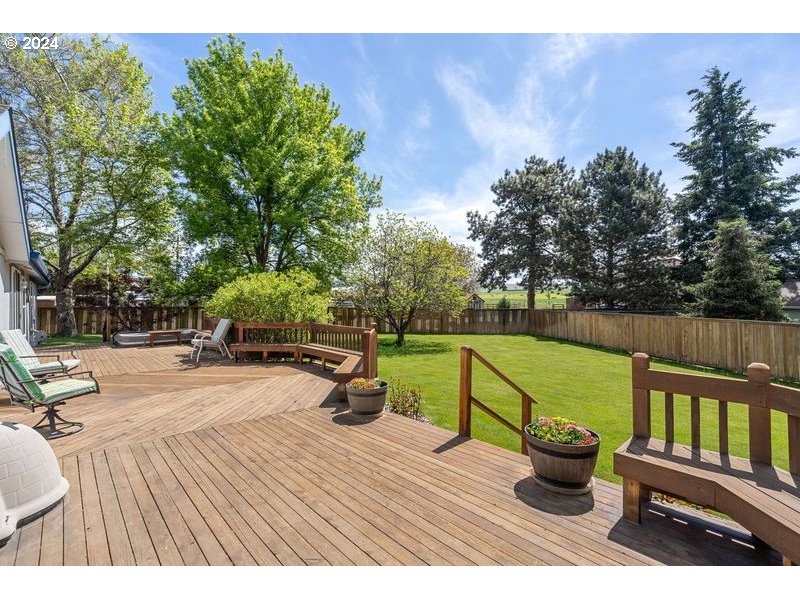 844 6th Street Athena, OR 97813 - Photo 33 of 36 a view of a patio with wooden floor and outdoor seating