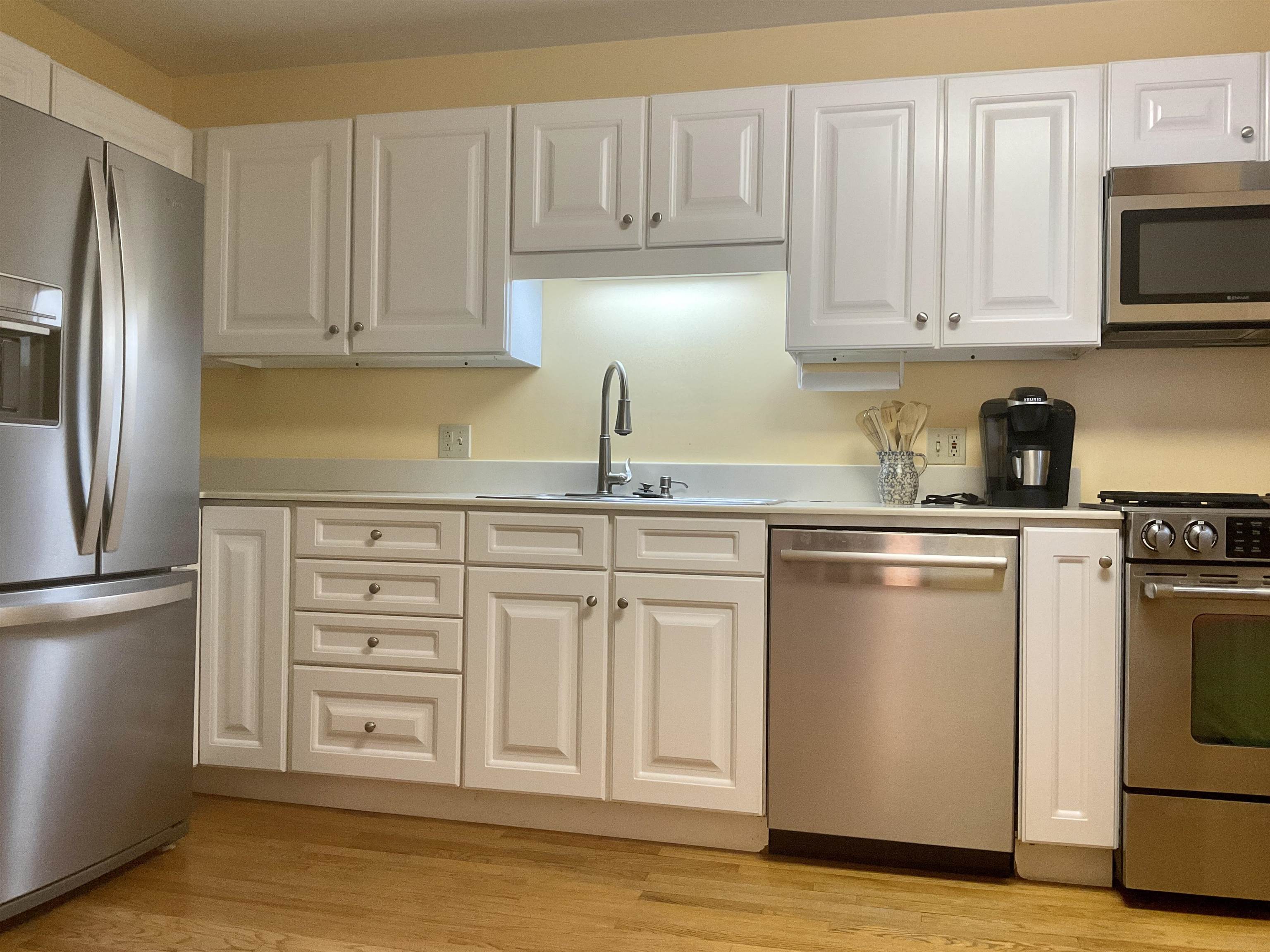 6 Oak Ridge Road, Unit 19 Lebanon, NH 03784 - Photo 3 of 21