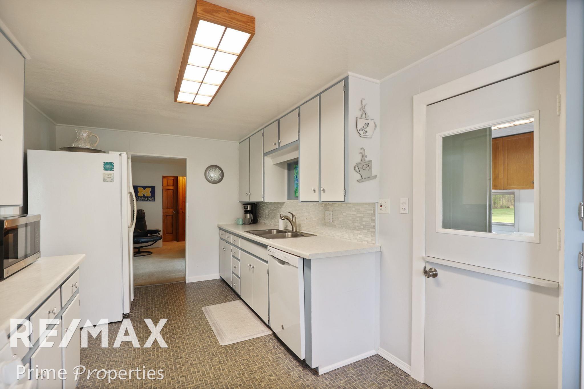 6412 West Vienna Road Clio, MI 48420 - Photo 17 of 76 50173995-65398221-da9a-4942-a7d7-d58347a9eaee.JPG