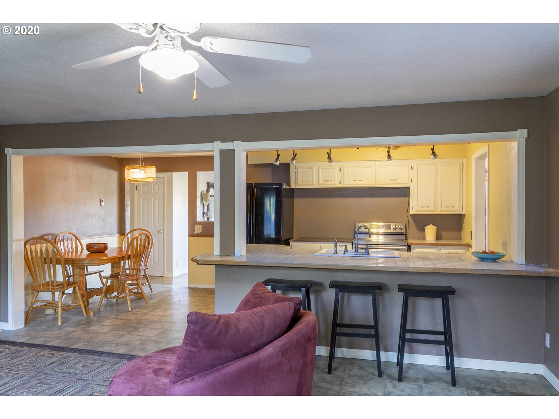 2458 Corral Court Springfield, OR 97477 - Photo 12 of 28
