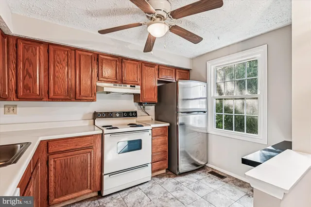 $310,000 | 5995 Rowanberry Drive, Unit 10H, Elkridge, MD 21075