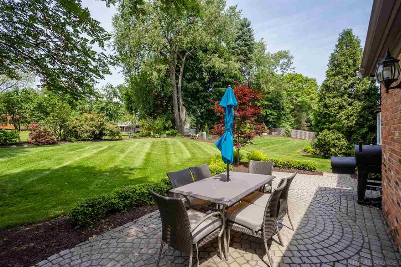 422 Lake Forest Road Rochester, MI 48309 - Photo 54 of 59 31350329-53.JPG
