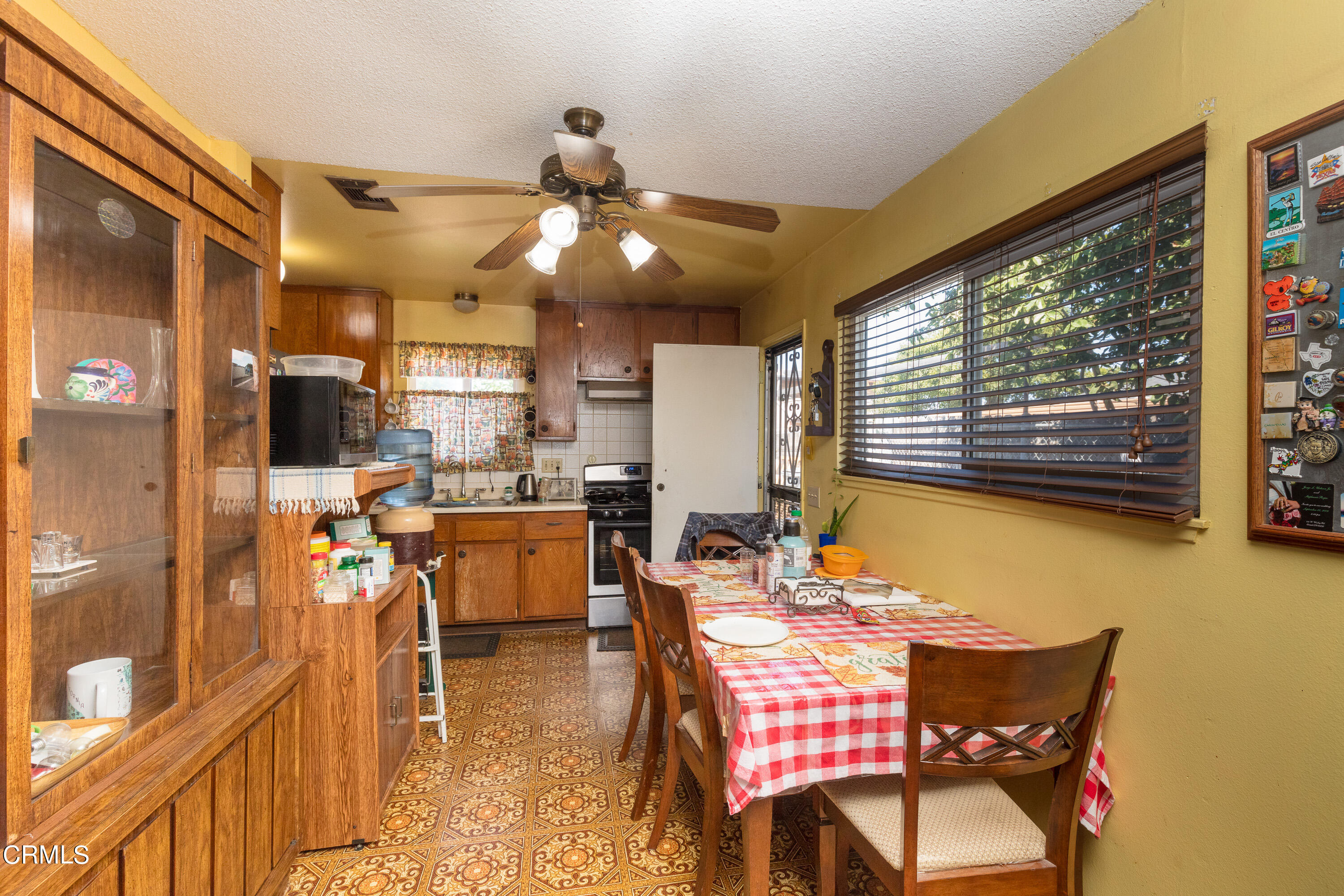 1861 Pericles Place Oxnard, CA 93033 - Photo 5 of 18 1961 Pericles Pl-8968