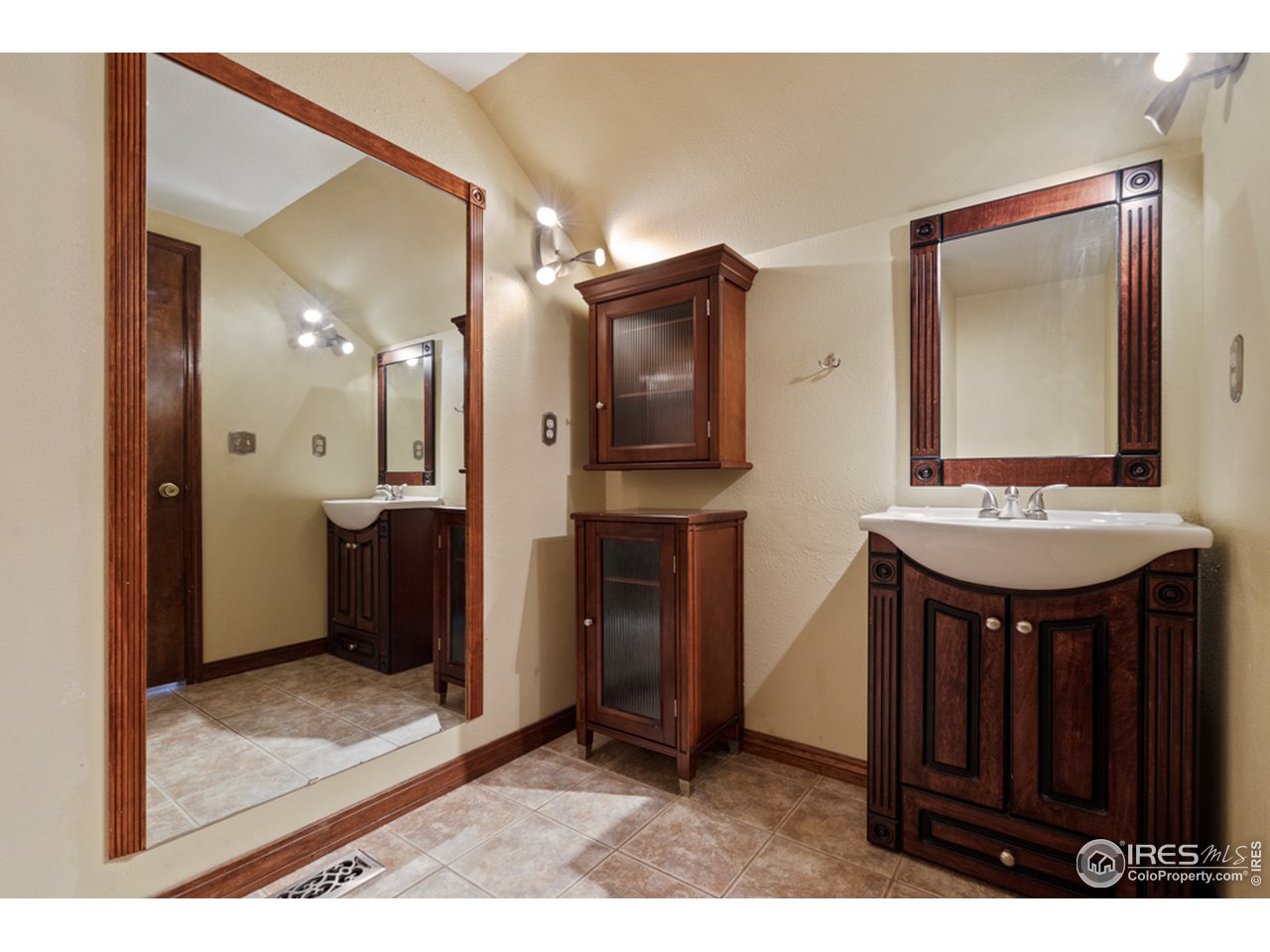 701 Columbia Road Fort Collins, CO 80525 - Photo 21 of 34 Second Master Bath