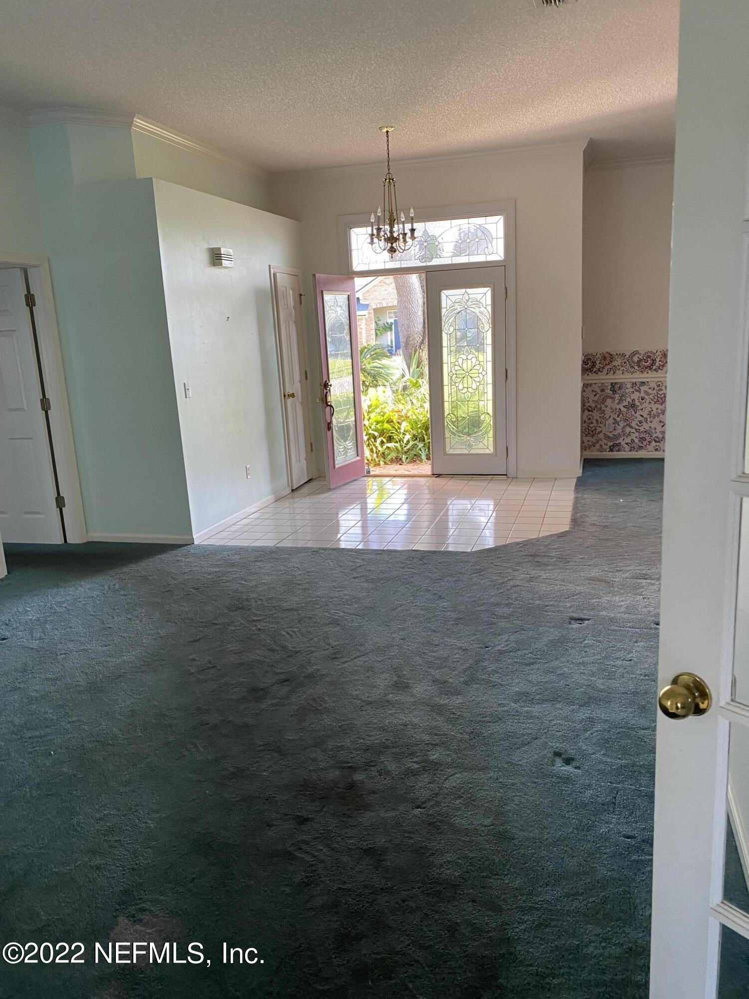 627 Cherry Street Neptune Beach, FL 32266 - Photo 7 of 17 a view of livingroom with window
