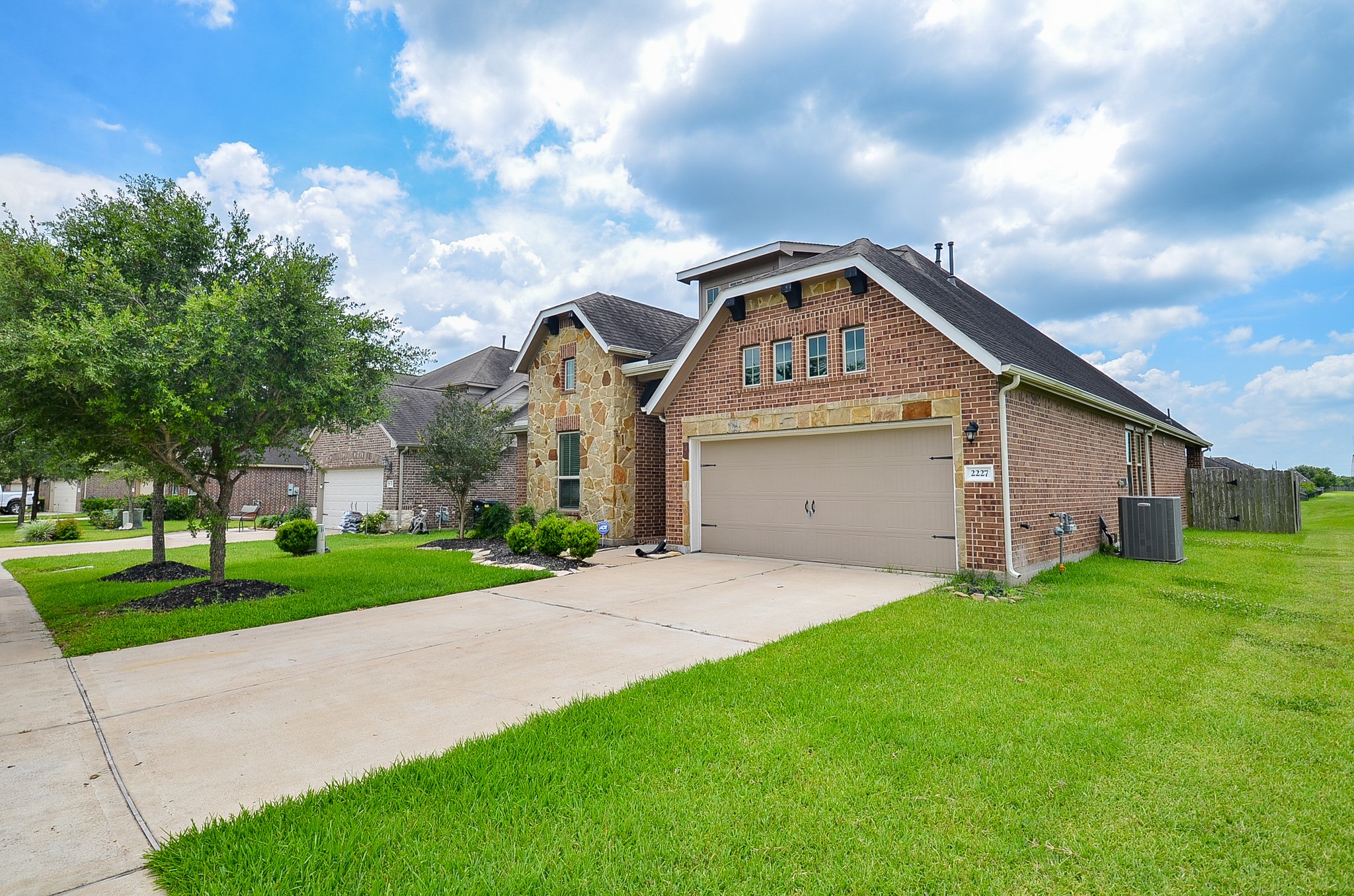 2227 Leonetti Lane Rosenberg, TX 77471 - Photo 3 of 47 Front of House