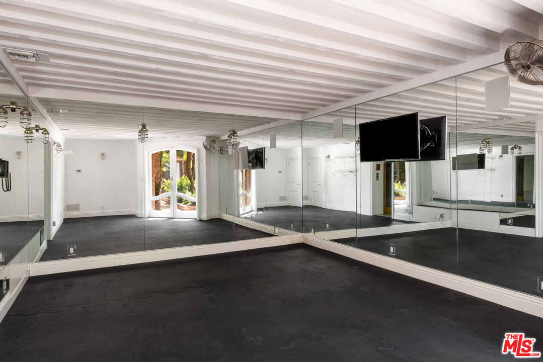 9507 Heather Road Los Angeles, CA 90210 - Photo 30 of 40 Gallery Image 30