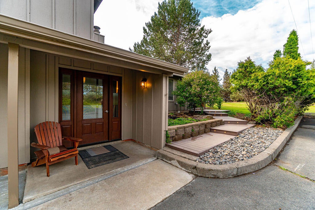 63480 Vogt Road Bend, OR 97701 - Photo 3 of 28 DSC09255