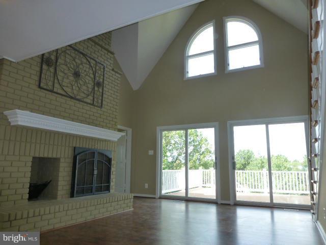 3620 Hooper Road New Windsor, MD 21776 - Photo 16 of 30 22 FOOT VAULTED CEILINGS